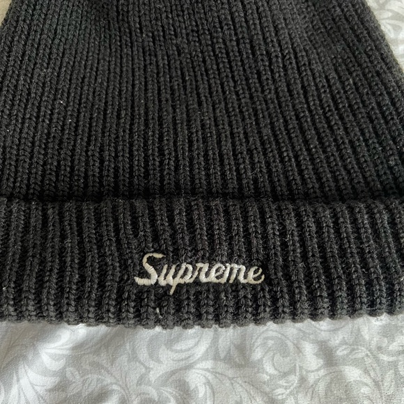 Supreme Beenie - Picture 2 of 4